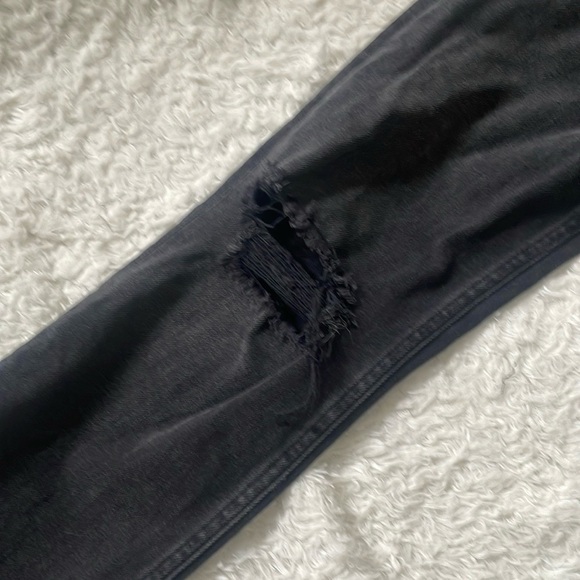 Boyish Black Distressed Jeans with Frayed Hem - Picture 13 of 15